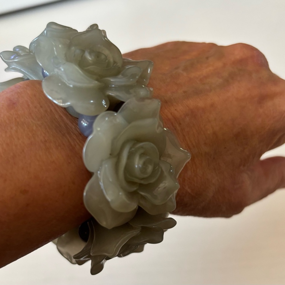 Anthropologie Grey Floral Bracelet with Charcoal Beads